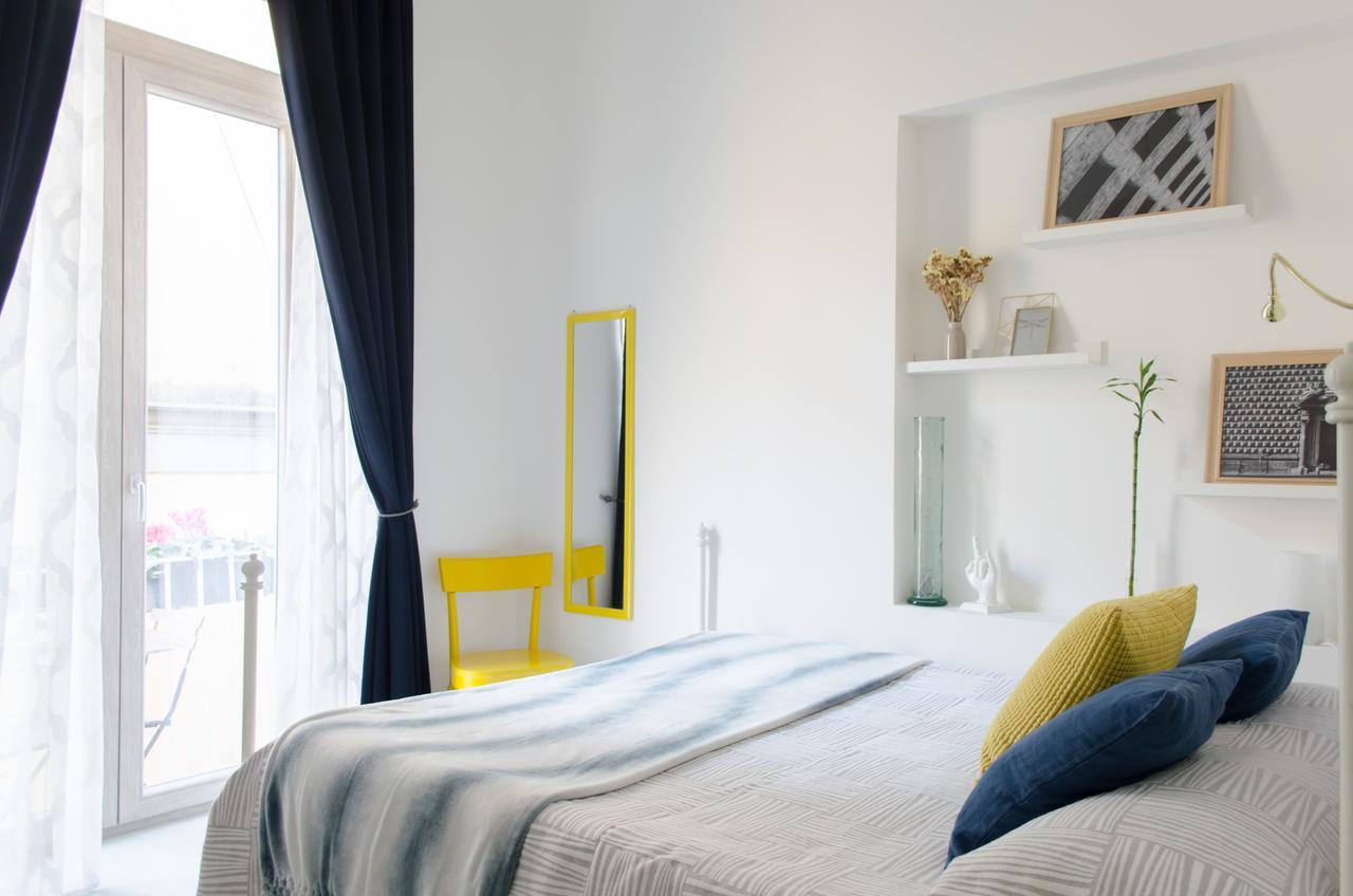 Civico10 Bed & Breakfast Наполи Екстериор снимка